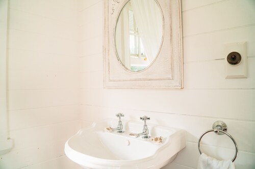 Tuhitarata Hideaway.  Romantic Couples Retreat
