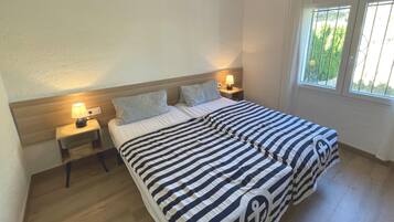 2 chambres, fer et planche Ă repasser, Wi-Fi, draps fournis