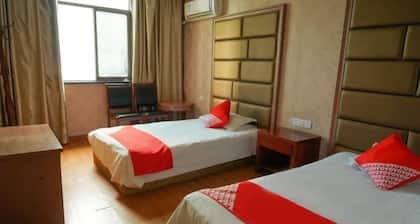 OYO Quzhou Zhenxing Hotel