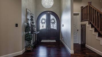 5 間睡房、熨斗/熨衫板、免費 Wi-Fi、床單