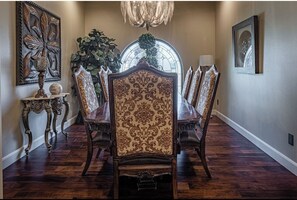 Dining - Luxury Spacious Stay (Eagle Pass)
