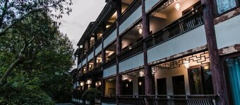 Fengxiangyuan Holiday Hotel