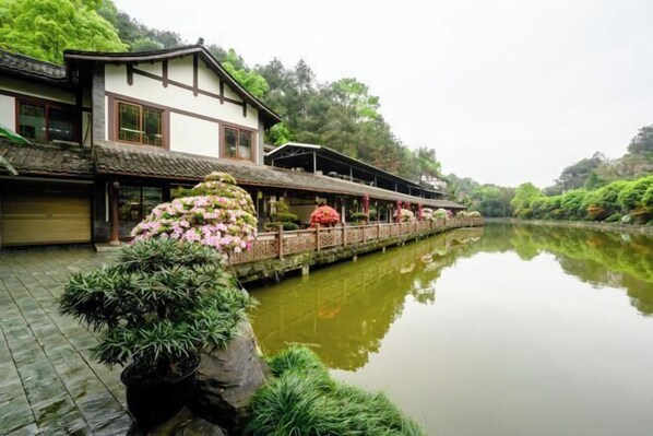 Property grounds - Fengxiangyuan Holiday Hotel (Chongqing)