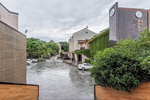 Bãi đậu xe tự phục vụ miễn phí 