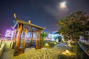 Garden - Colorful Xiangxi Inn (Zhangjiajie)