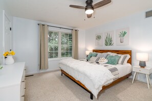 4 bedrooms, desk, iron/ironing board, travel crib