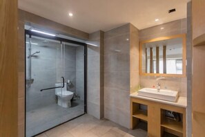 Bathroom - Blue Moon Hotel (Kunming)