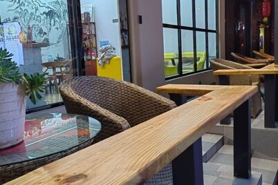 Jiahe Homestay (Emeishan Tourism Passenger Transport Center Baoguosi Station)