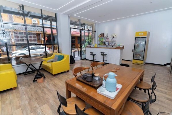 Interior - Jiahe Homestay (Emeishan Tourism Passenger Transport Center Baoguosi Station) (Emeishan)