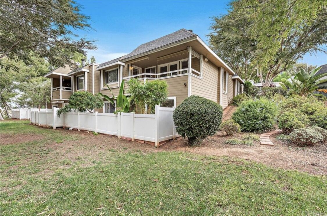 Peaceful Spacious Laguna Hills 2 Bedroom