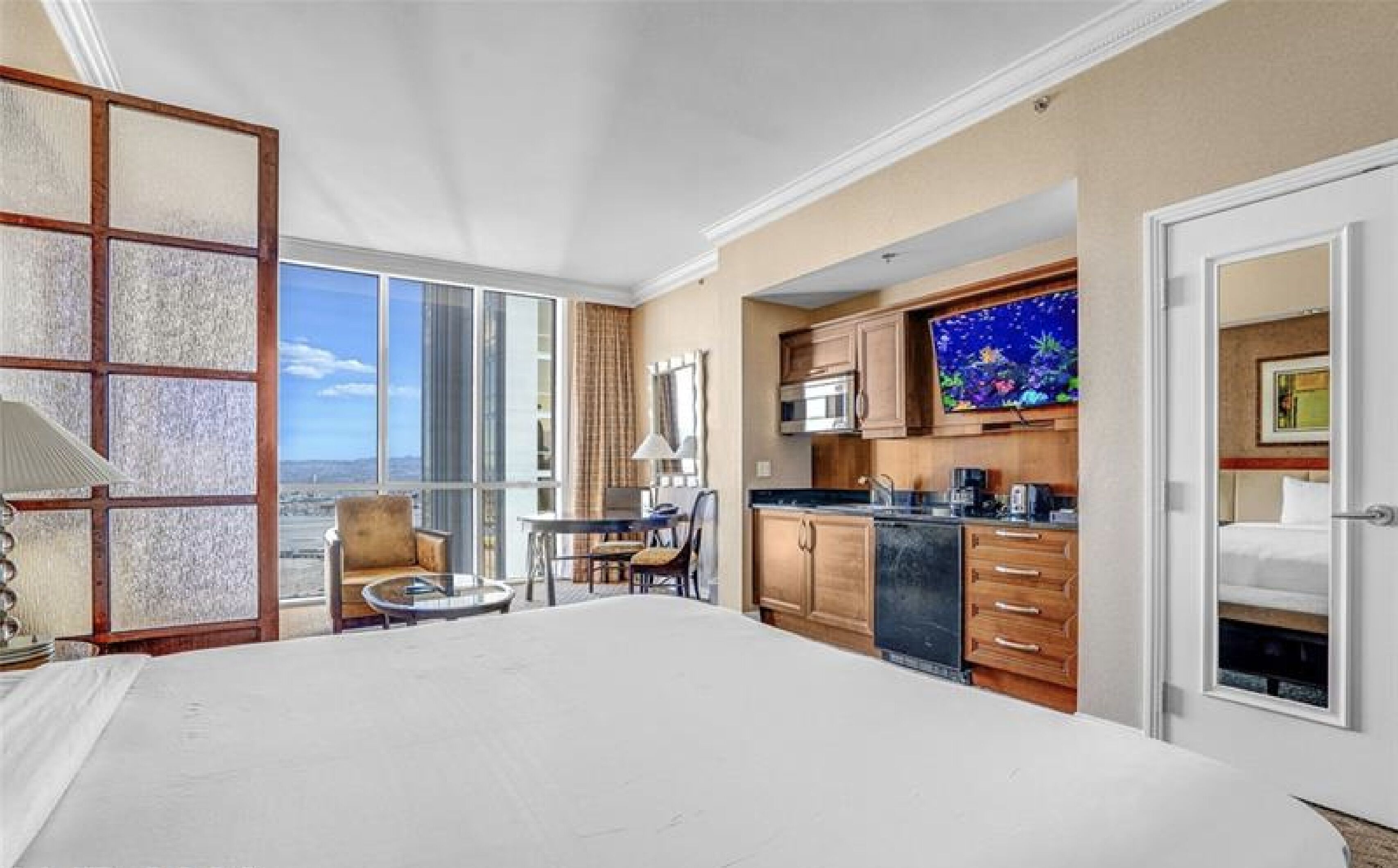 1 bedroom, down duvets, select comfort beds, in-room safe