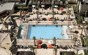 4 Außenpools, Cabañas (gegen Gebühr), Sonnenschirme