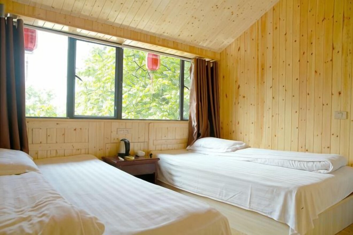 Large Standard Room (with View)