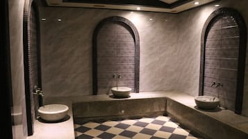 Sauna, Whirlpool, Dampfbad, Türkisches Bad/Hamam, Körperbehandlungen