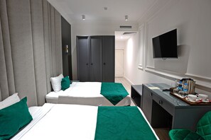 In-room safe, individually furnished, desk, blackout drapes - MAROKAND SPA HOTEL (Samarkand)