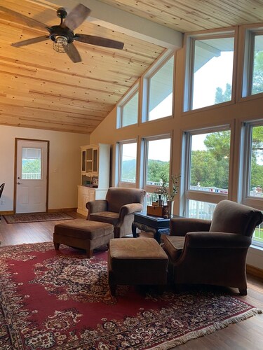Completely Remodeled Lake View House-Slip Included