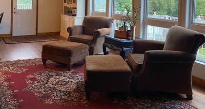 Completely Remodeled Lake View House-Slip Included