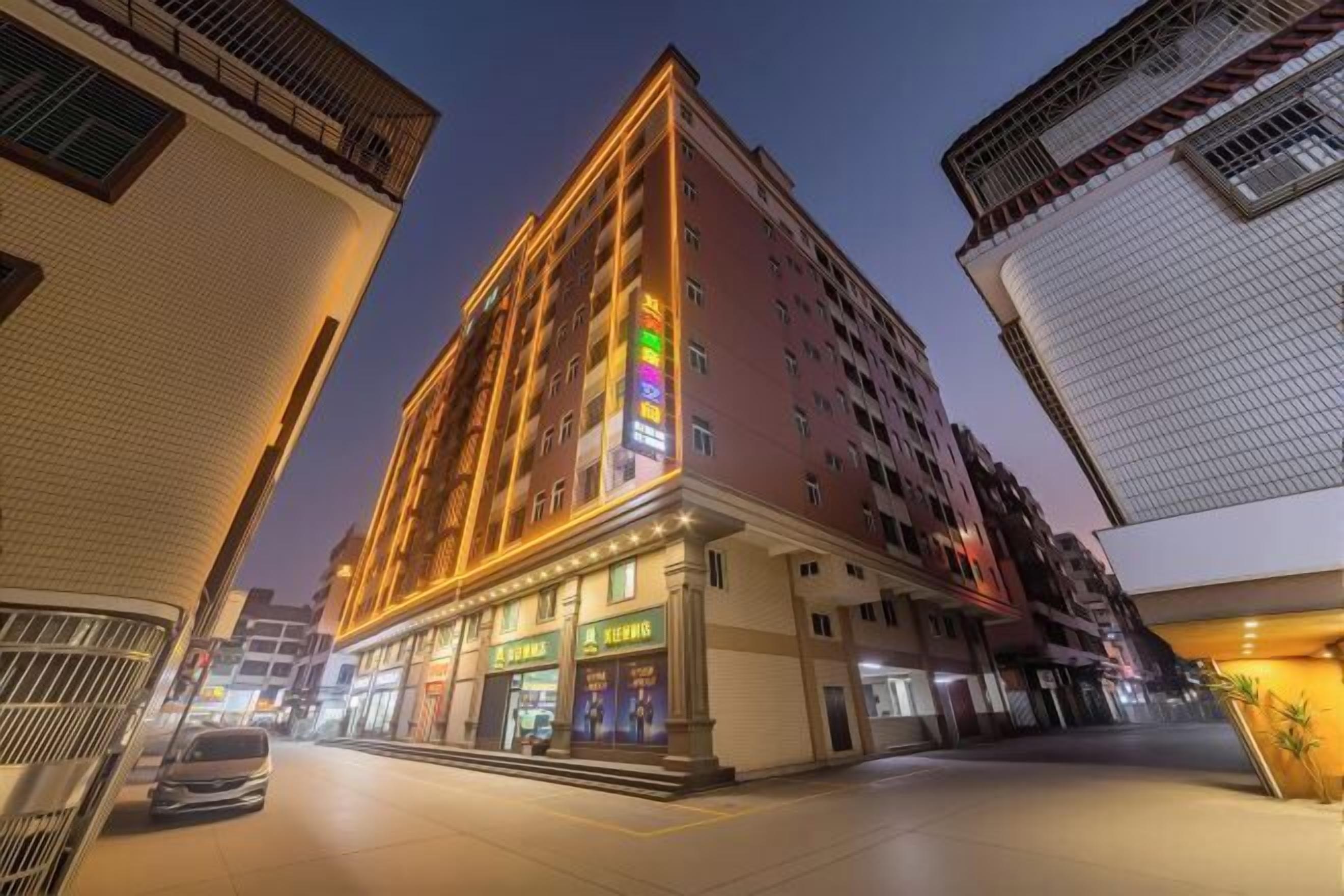 المنشأة من الخارج