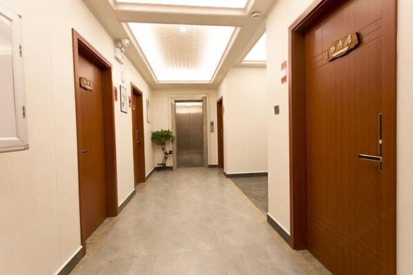 Interior - Wuyishan Jihong Jiahai Chinese Inn (South Entrance of the Scenic Area) (Wuyishan)