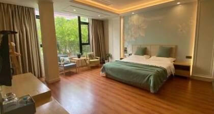 Wuyishan Jihong Jiahai Chinese Inn (South Entrance of the Scenic Area)