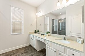 Villa, 6 habitaciones | Baño | Toallas 