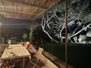 Outdoor dining - Villa de Standing Avec Jardin Paysagé et Piscine (Éguilles)