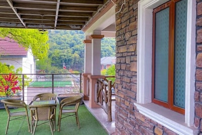 Yunshe Inn