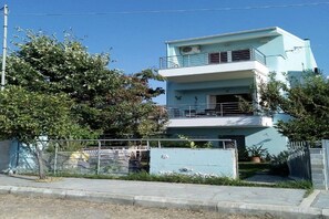 Exterior - Cheerful holiday home in Preveza with garden (Preveza)