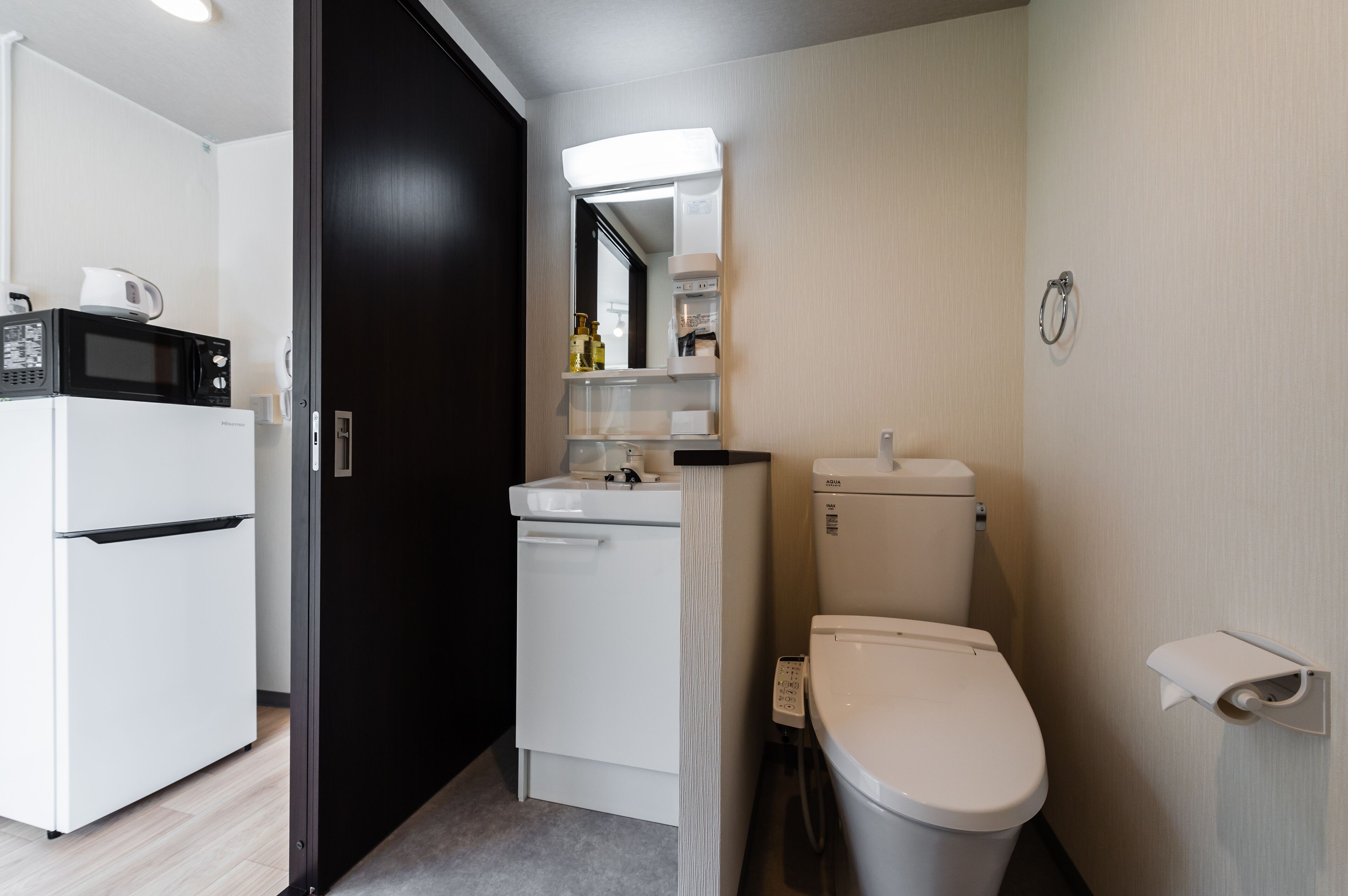 تجهيزات دش، مستلزمات مجانية للعناية الشخصية، مجففات شعر، مراحيض شطف