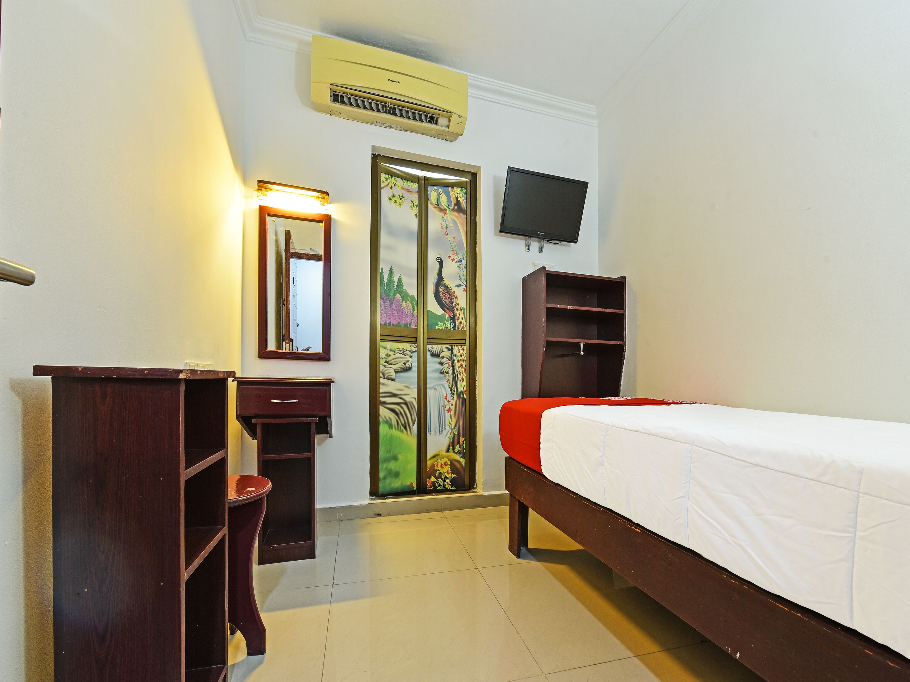 Foto - Super OYO 90572 J Hotel Masjid India