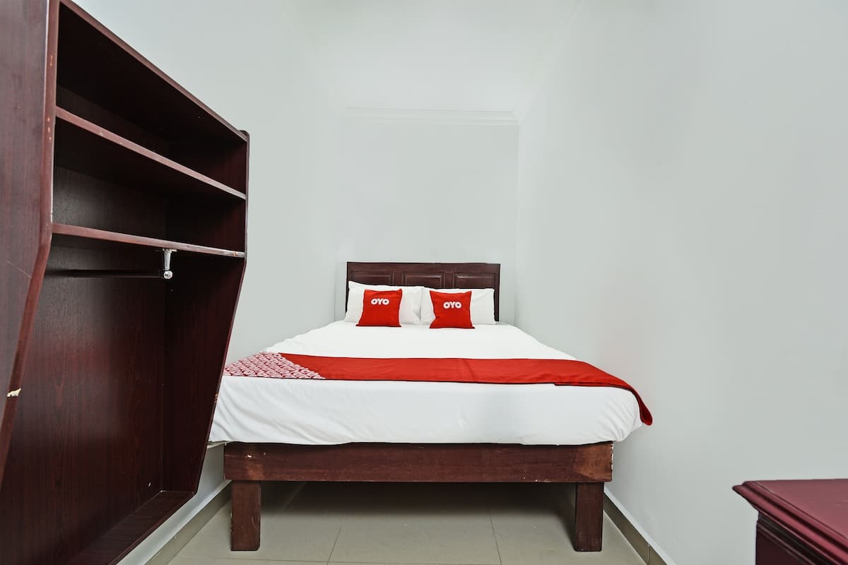 Escritorio, wifi gratis, ropa de cama