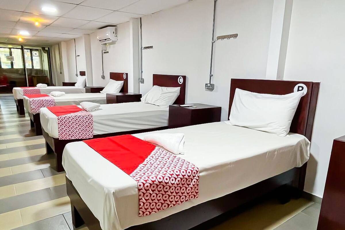 Dormitorio compartido, dormitorio mixto | Escritorio, wifi gratis, ropa de cama