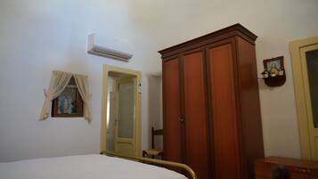 2 Schlafzimmer, Schreibtisch, Bügeleisen/Bügelbrett, kostenloses WLAN