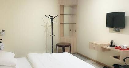 Zhixing Business Hotel