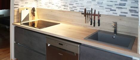 Kühlschrank, Mikrowelle, Geschirrspüler