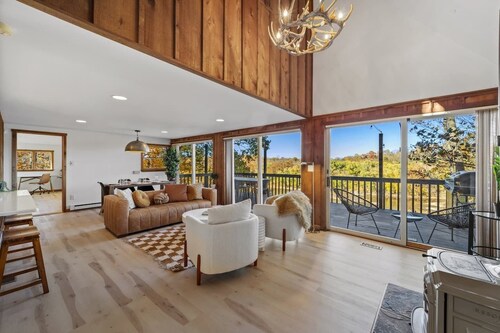 Peregrine's Perch - Cabin Overlooking the River!