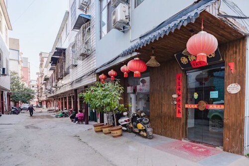 Qiqi Inn