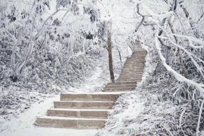 Property grounds - Chengzhong Xiaozhu Holiday House (Zhangjiajie Tianmenshan Bus Station Railway Station) (Zhangjiajie)