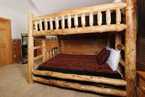 3 chambres, fer et planche à repasser, lit parapluie, Wi-Fi gratuit