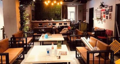 Not Alone Minyao Youth Hostel