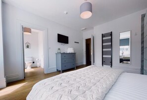 8 bedrooms, iron/ironing board, free WiFi, bed sheets