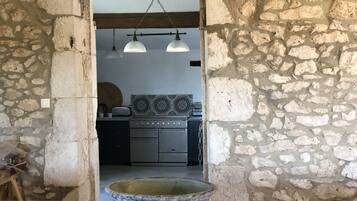 Réfrigérateur, four, plaque de cuisson, lave-vaisselle