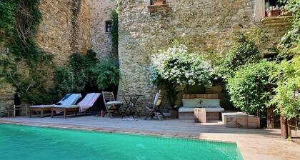 Maison de village 10/12 personnes piscine Ă 20 minutes de gĂ©rone et de LâEscala
