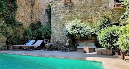 Maison de Village 10/12 Personnes Piscine à 20 Minutes de Gérone et de Lescala