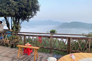 Unclassified image, 5 of 35, button - Mulihong Yuanwei Inn (Xiuning)