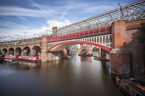 Exterior - Wharf Inn Premier Apartment Manchester 2x Parking (Manchester)