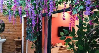 Merlin Art Hotel