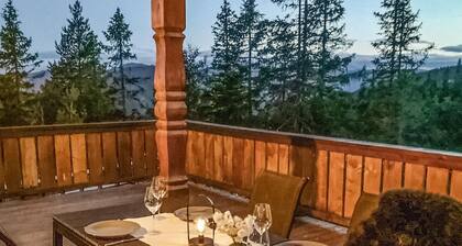 Lovely home in Tuddal with jacuzzi