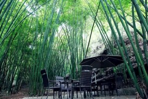 Tempat makan luar