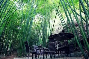 Tempat makan outdoor